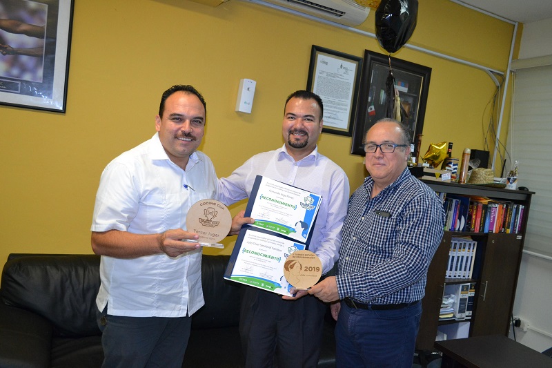 La FIC contó con la presencia del Director de la Facultad de Ingeniería Los Mochis para recibir premios de sus alumnos.